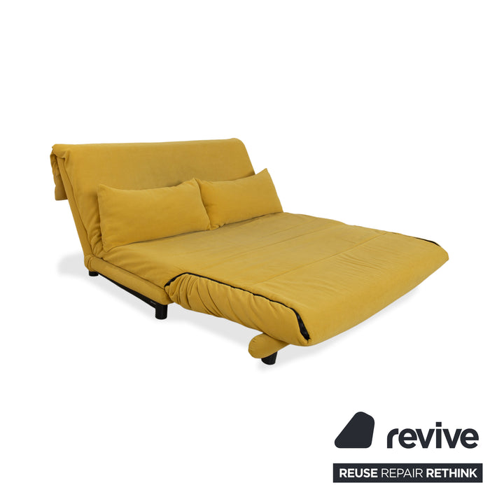 Canapé trois places Ligne Roset Multy en tissu jaune moutarde