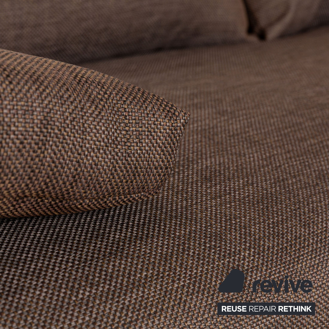 Ligne Roset Multy Stoff Dreisitzer Sofa Braun manuelle Funktion Schlaffunktion Sofa Couch inkl. Armlehnen und Kissen Neubezug