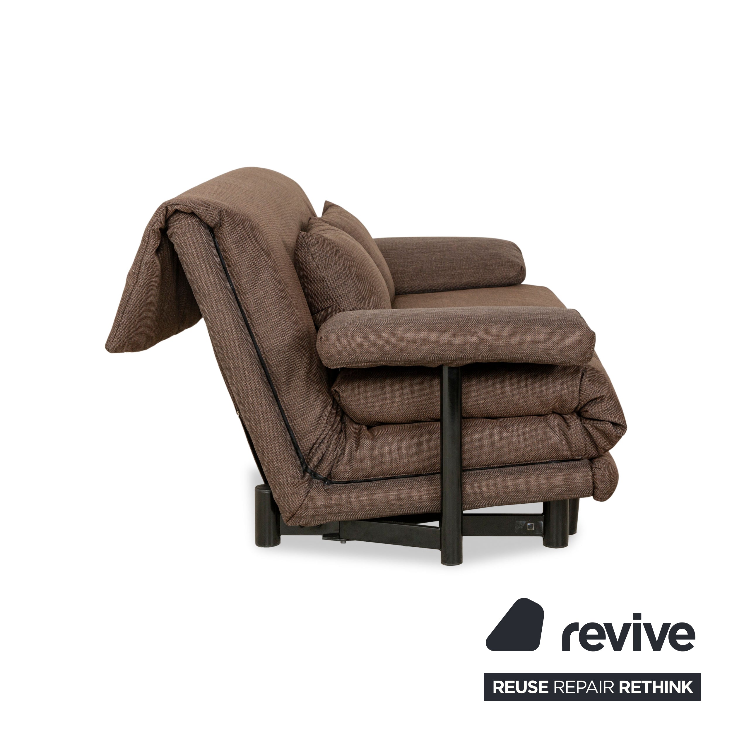 Canapé trois places en tissu Ligne Roset Multy marron, fonction couchage manuelle, canapé avec accoudoirs et coussins, housse neuve