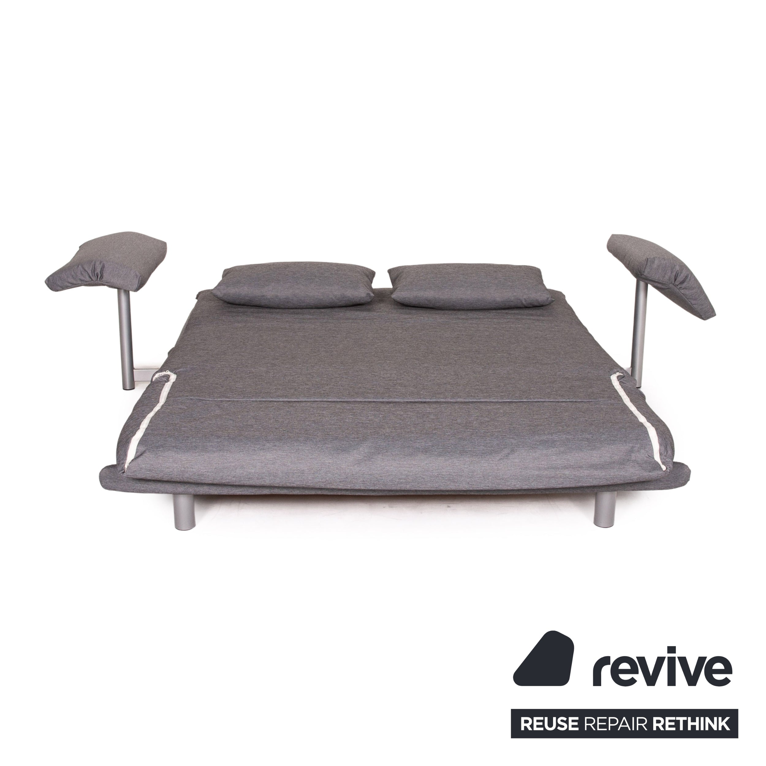 Canapé-lit en tissu Ligne Roset Multy, gris, avec fonction couchage.