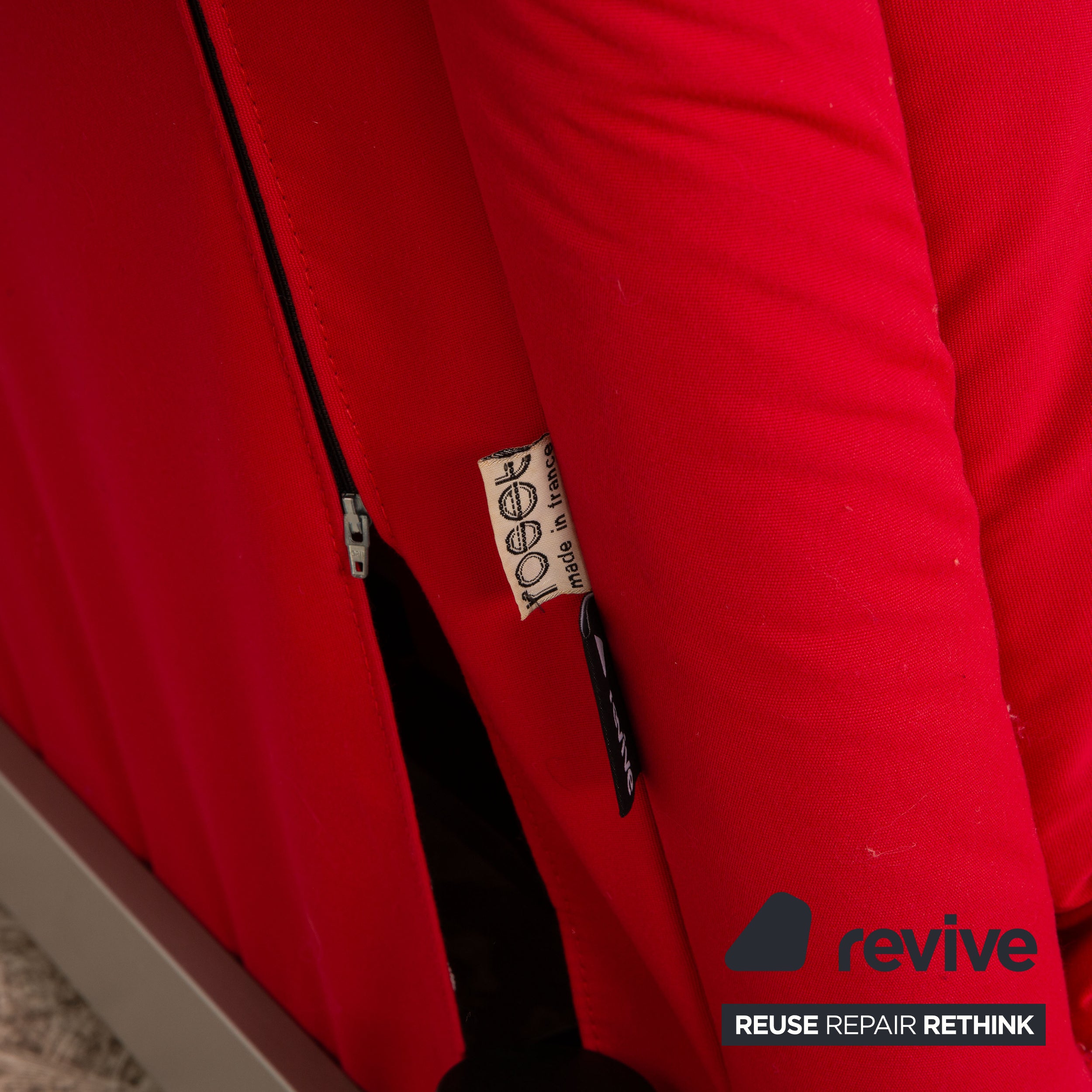 Ligne roset Canapé lit en tissu Multy rouge, 2 places, fonction sommeil, housse neuve