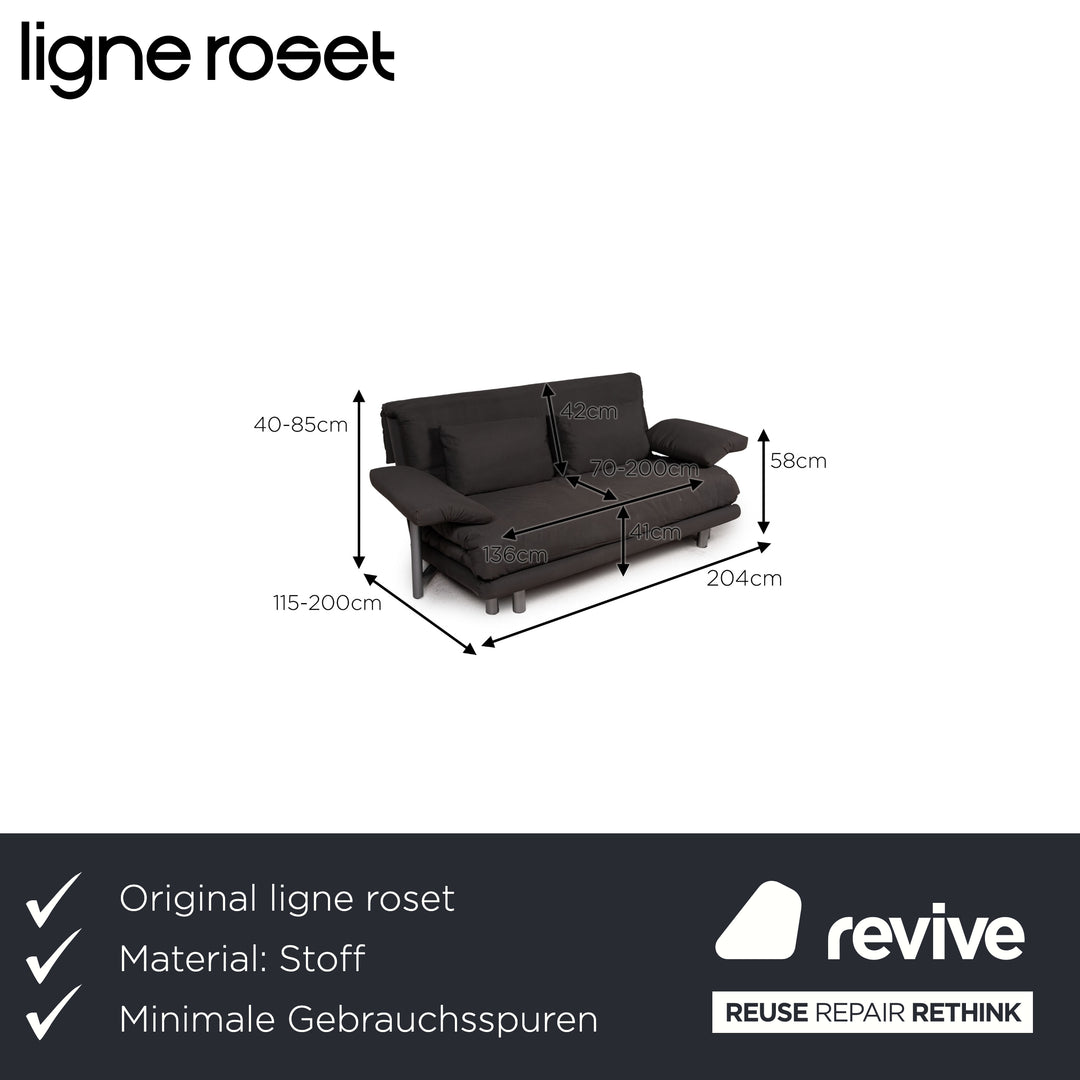 Canapé trois places Multy de Ligne Roset en tissu gris avec fonction convertible et accoudoirs