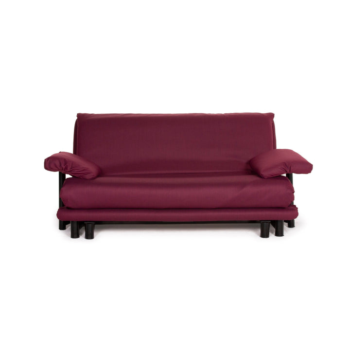 Canapé Ligne Roset Multy en tissu, violet, trois places, avec fonction convertible et accoudoirs inclus.
