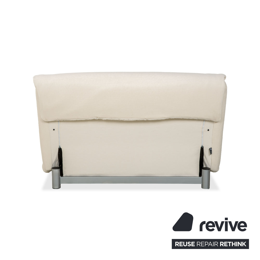 Canapé deux places Ligne Roset Multy en tissu crème avec fonction couchage, retapissé en MALOU 106