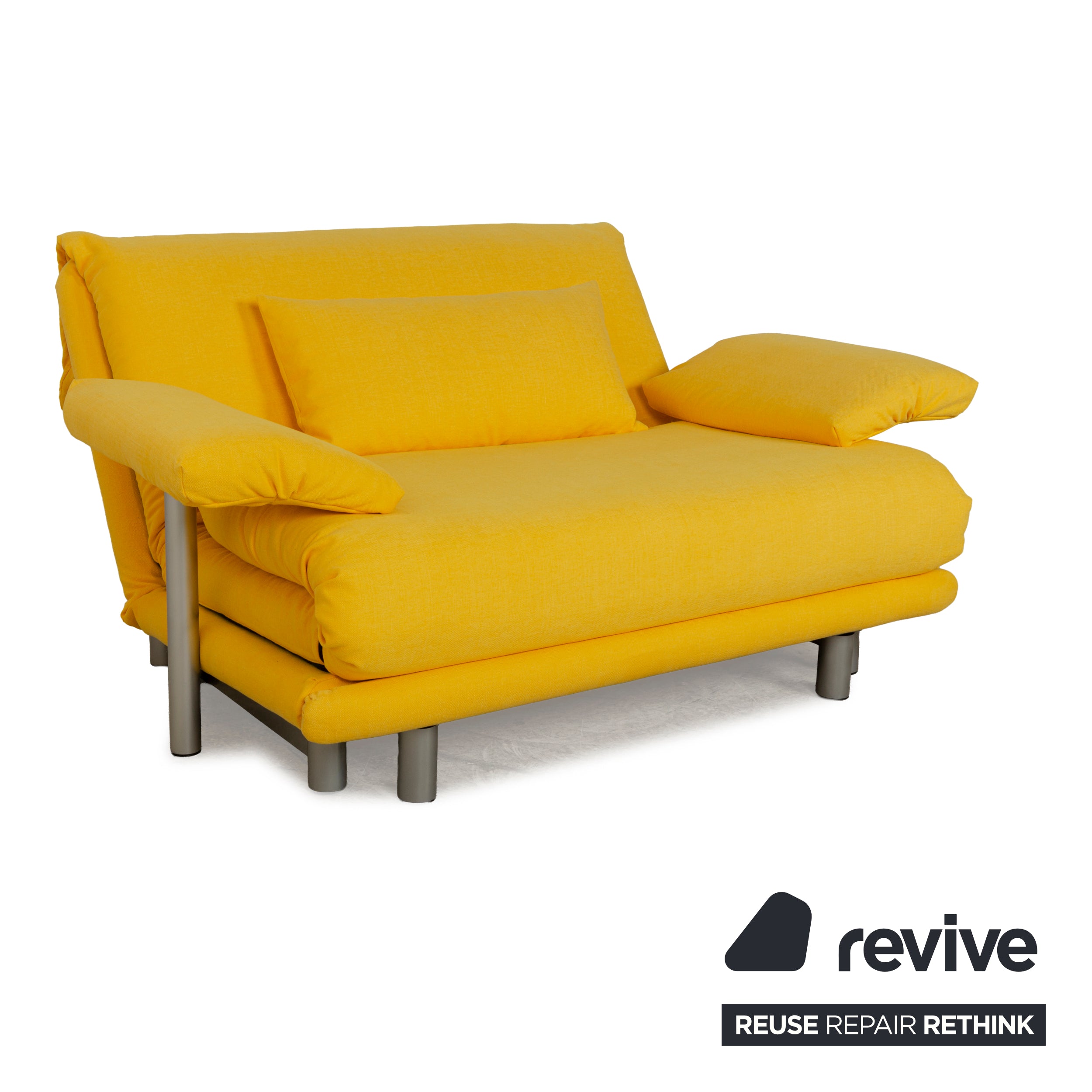 Canapé-lit deux places en tissu Ligne Roset Multy jaune avec accoudoirs, fonction manuelle, housse neuve