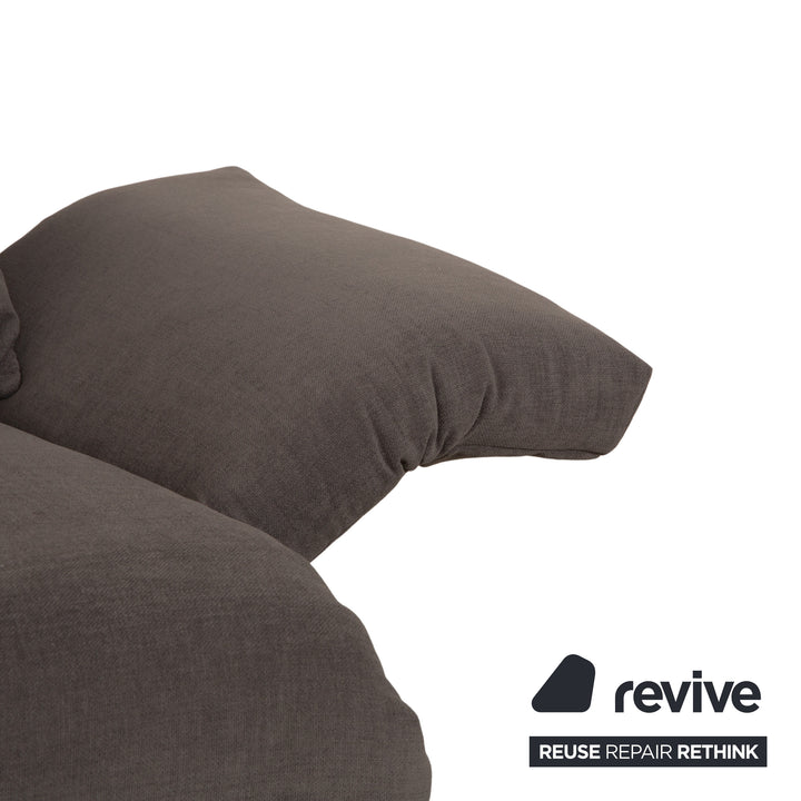 Canapé-lit deux places en tissu Ligne Roset Multy gris avec accoudoirs, fonction manuelle, housse neuve