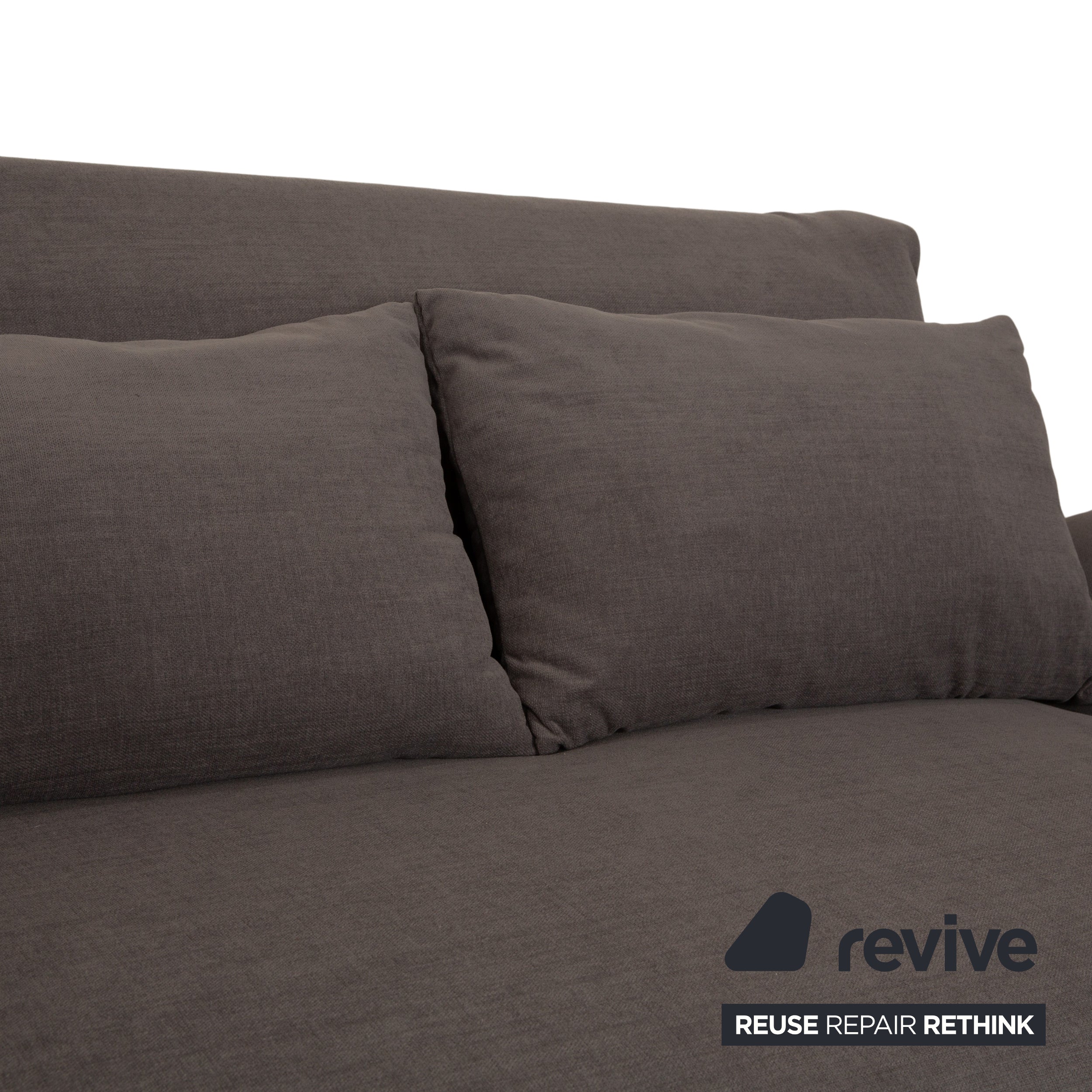 Canapé-lit deux places en tissu Ligne Roset Multy gris avec accoudoirs, fonction manuelle, housse neuve