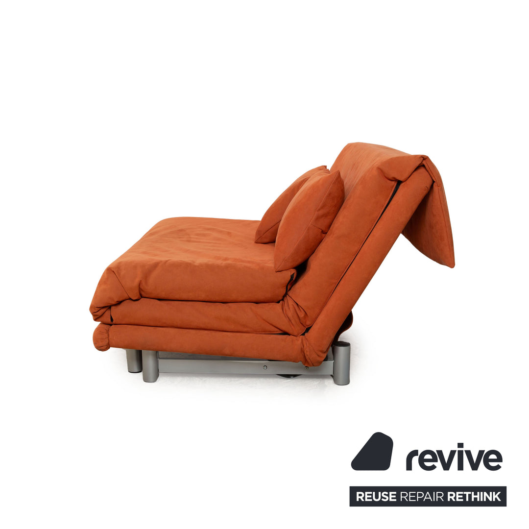 Ligne Roset Multy stoffen tweezitsbank oranje terracotta slaapbank bank handmatige slaapfunctie