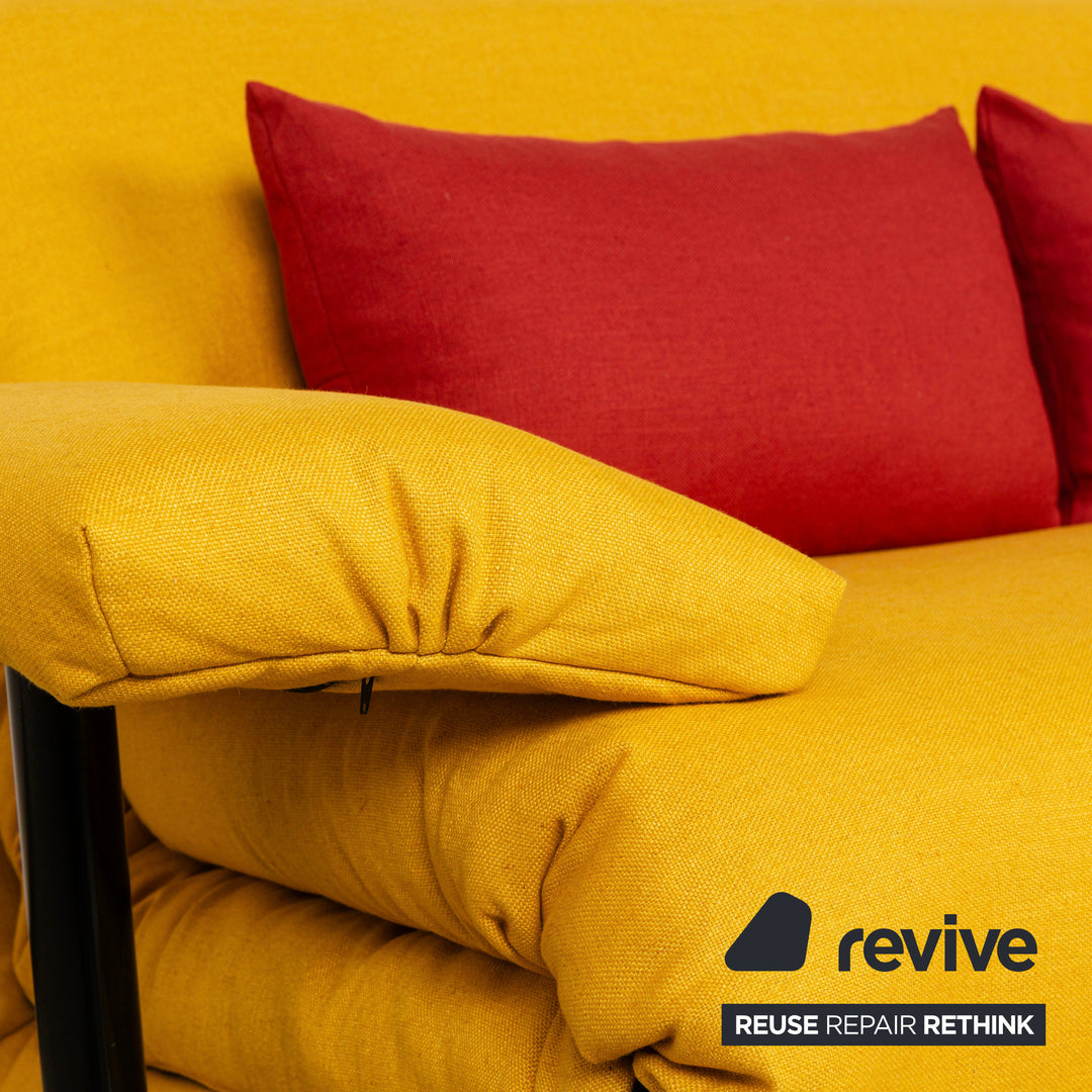 Canapé trois places en tissu Ligne Roset Multy jaune, fonction manuelle, fonction couchage