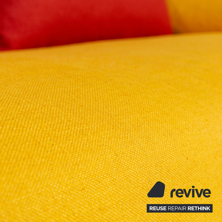 Canapé trois places en tissu Ligne Roset Multy jaune, fonction manuelle, fonction couchage