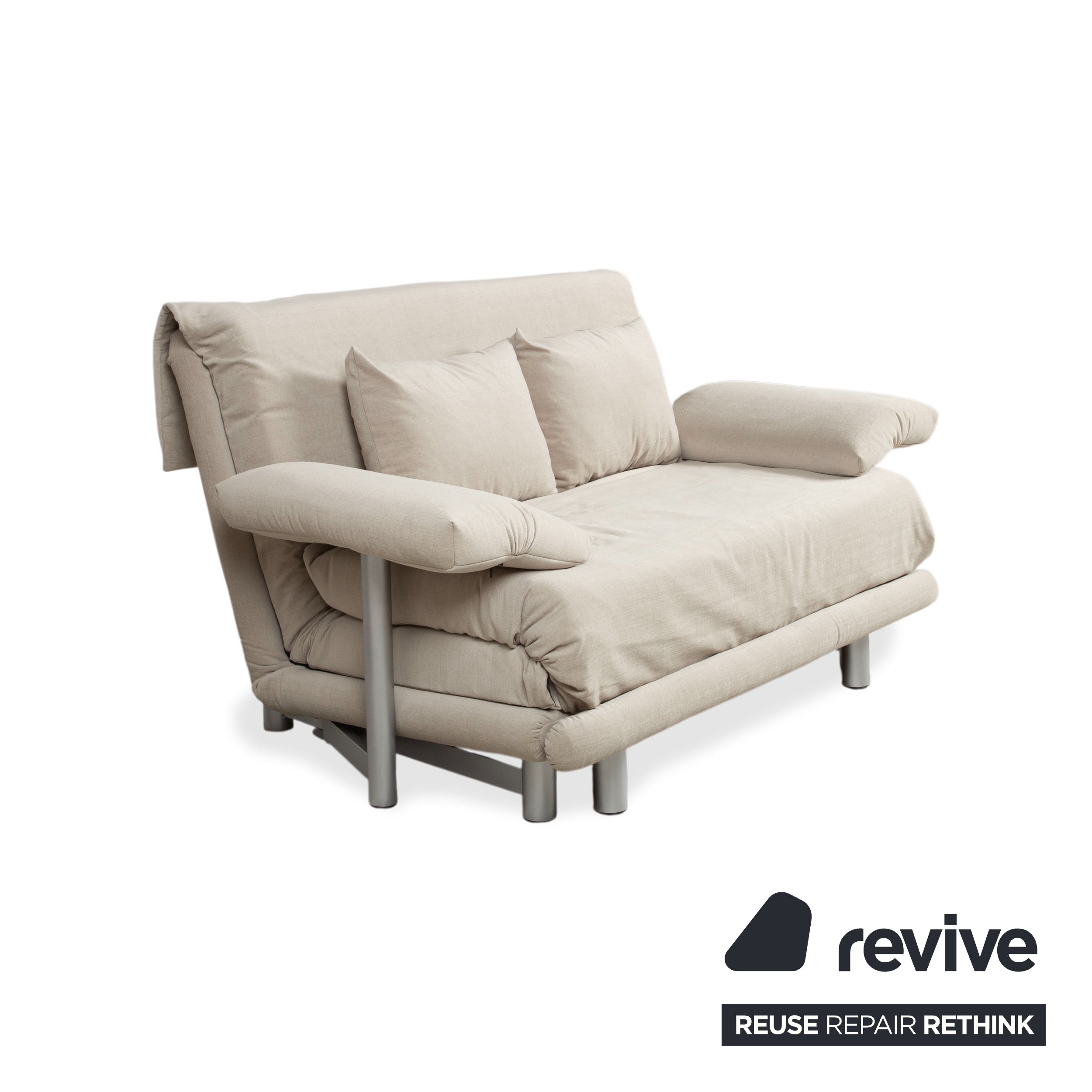 Canapé deux places Ligne Roset Multy avec accoudoirs, tissu beige, fonction couchage manuelle, retapissé