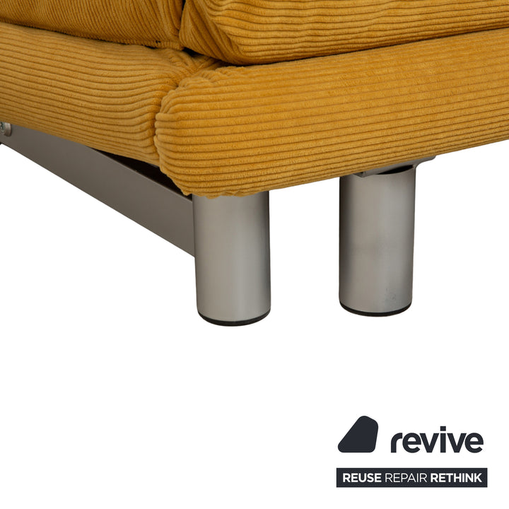 Canapé-lit deux places Ligne Roset Multy en tissu jaune à fonction manuelle, rembourrage