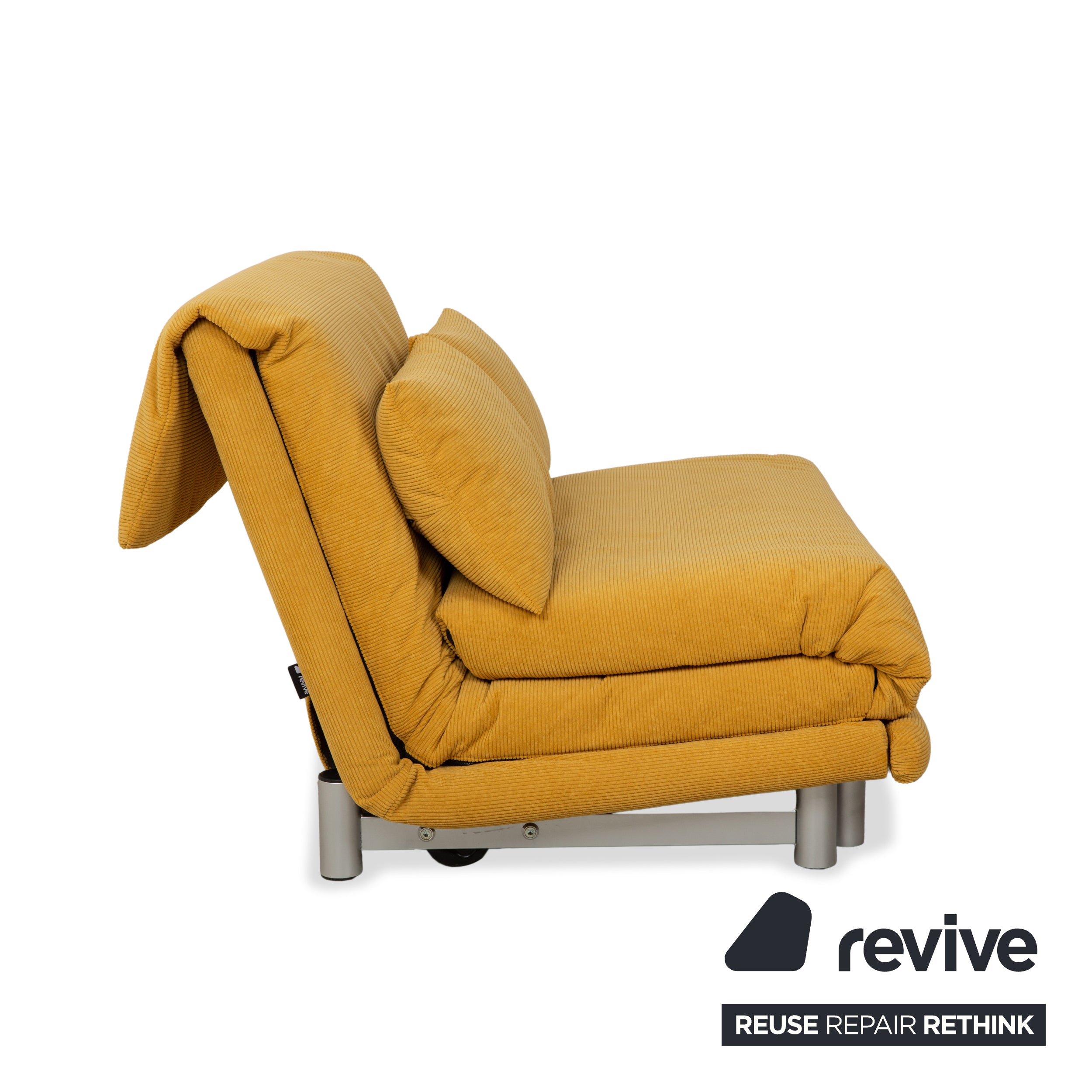 Canapé-lit deux places Ligne Roset Multy en tissu jaune à fonction manuelle, rembourrage