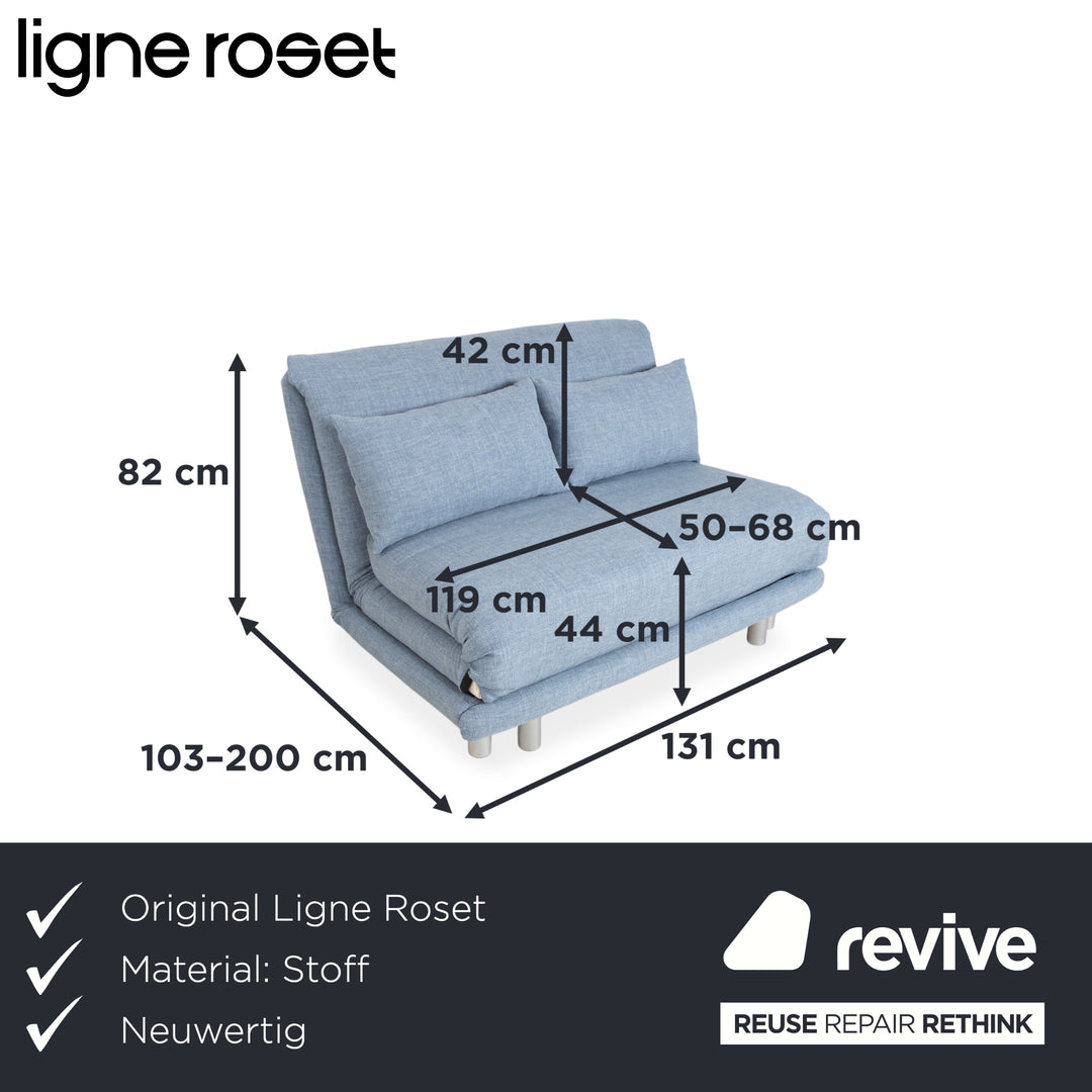 Ligne Roset Multy canapé deux places en tissu bleu clair gris avec fonction de couchage manuelle, retapissage