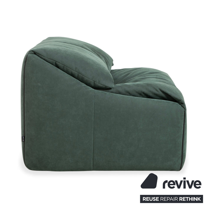 Fauteuil Plumy de Ligne Roset, en tissu vert sauge, à commande manuelle
