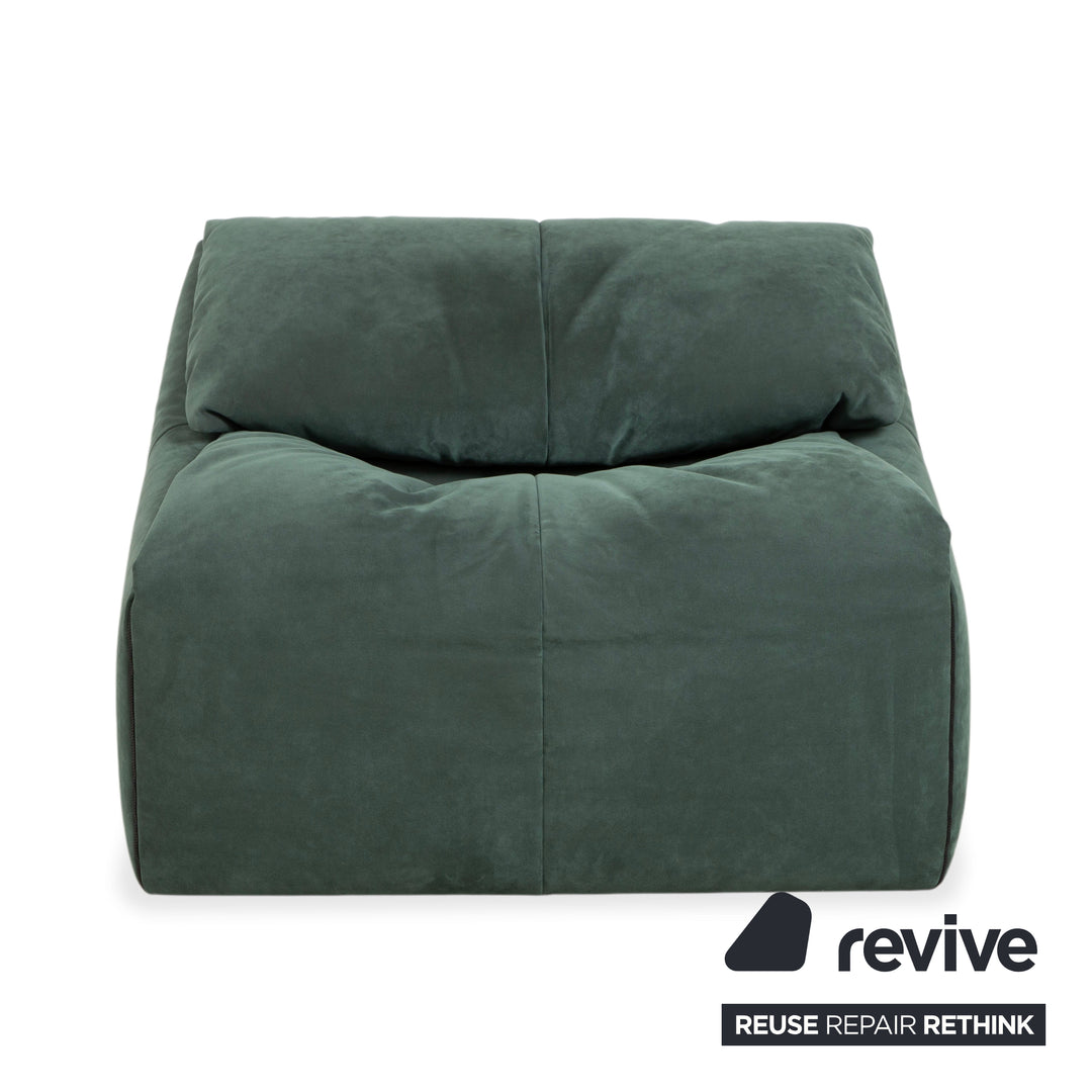 Fauteuil Plumy de Ligne Roset, en tissu vert sauge, à commande manuelle