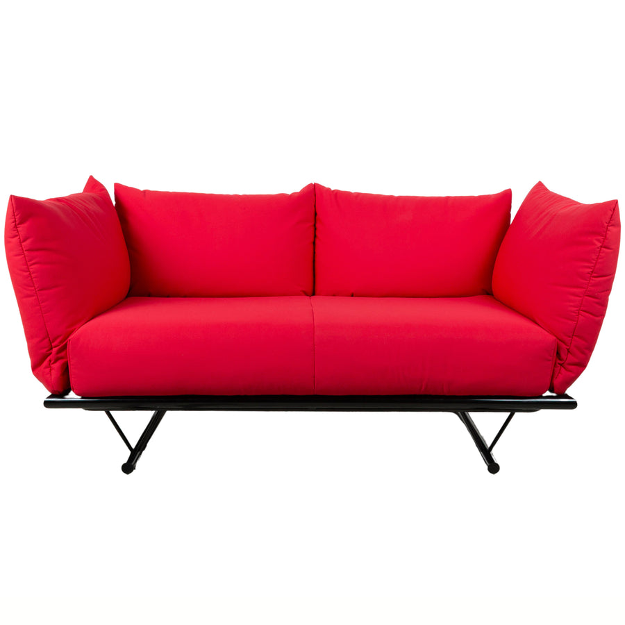 Canapé deux places Prao en tissu rouge Ligne Roset, fonction manuelle, lit de repos