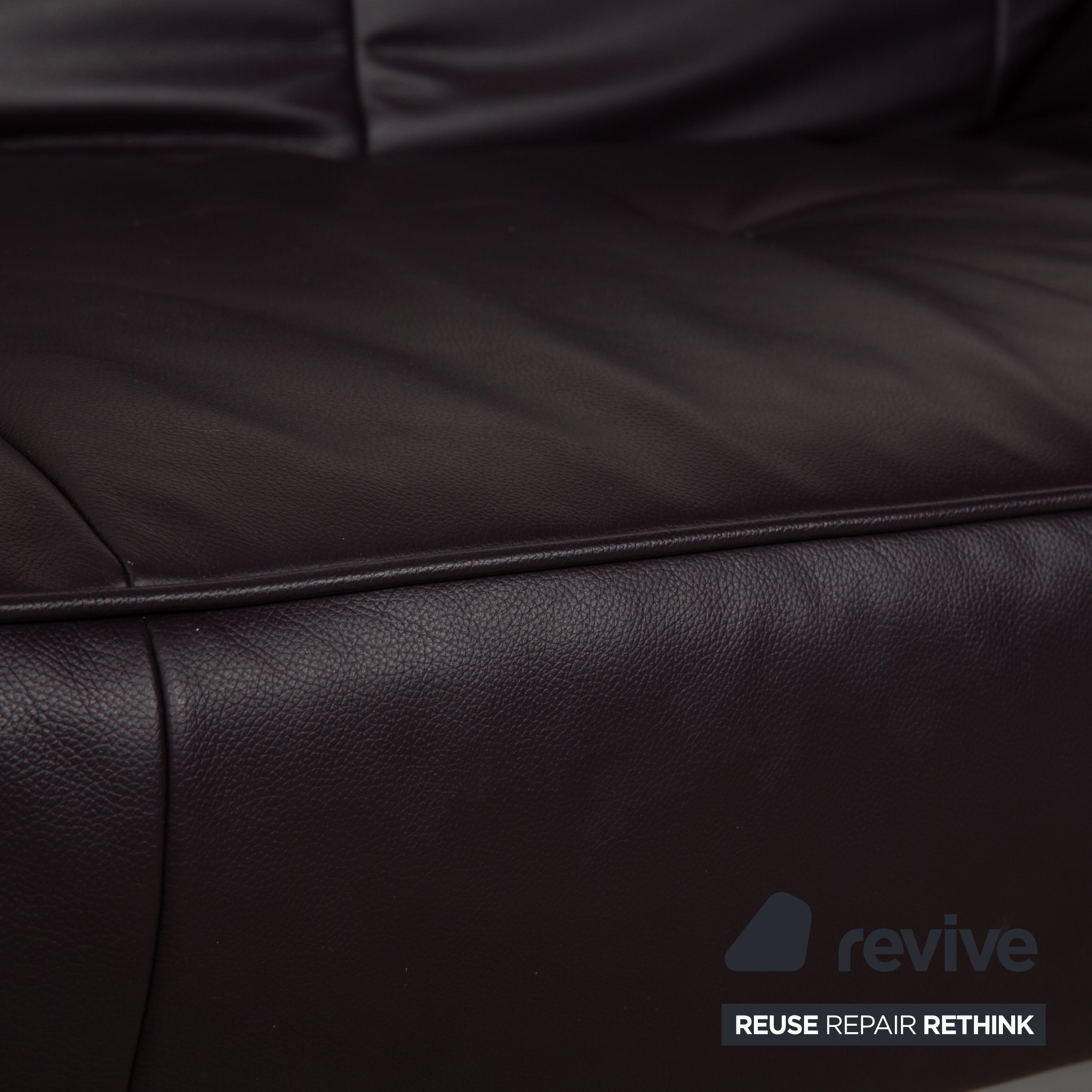 Ligne Roset Smala Leder Dreisitzer Aubergine Lila manuelle Funktion Sofa Couch