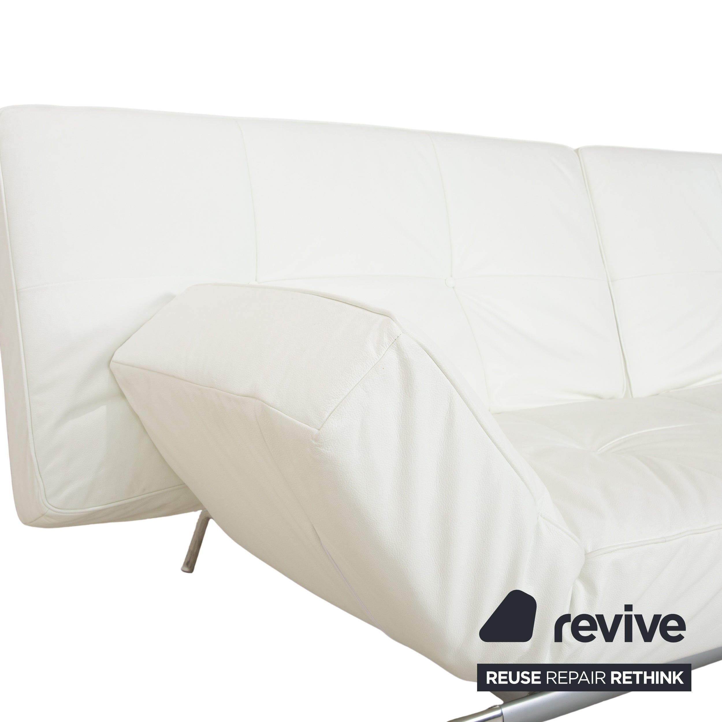 Canapé trois places en cuir Ligne Roset Smala à fonction manuelle, blanc crème