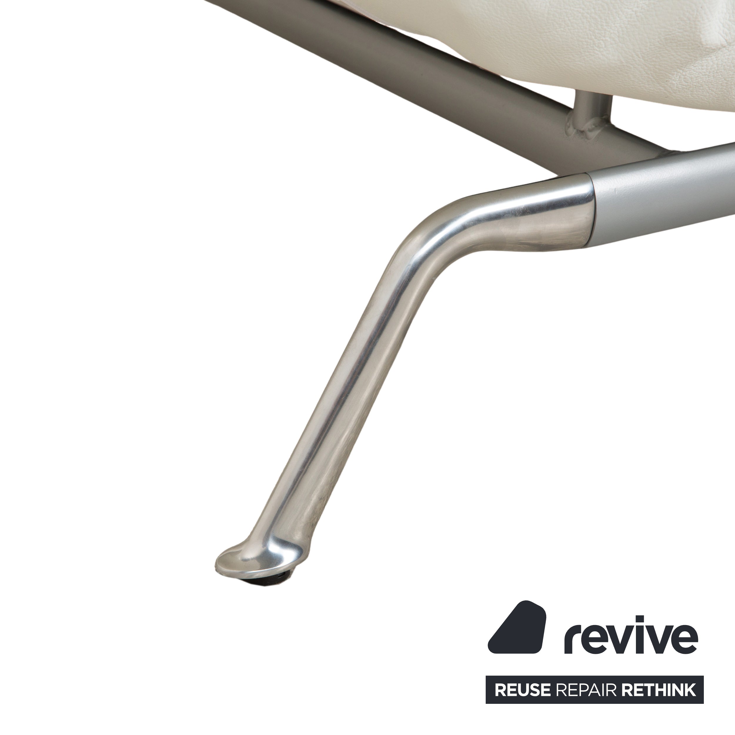 Canapé trois places en cuir Ligne Roset Smala à fonction manuelle, blanc crème