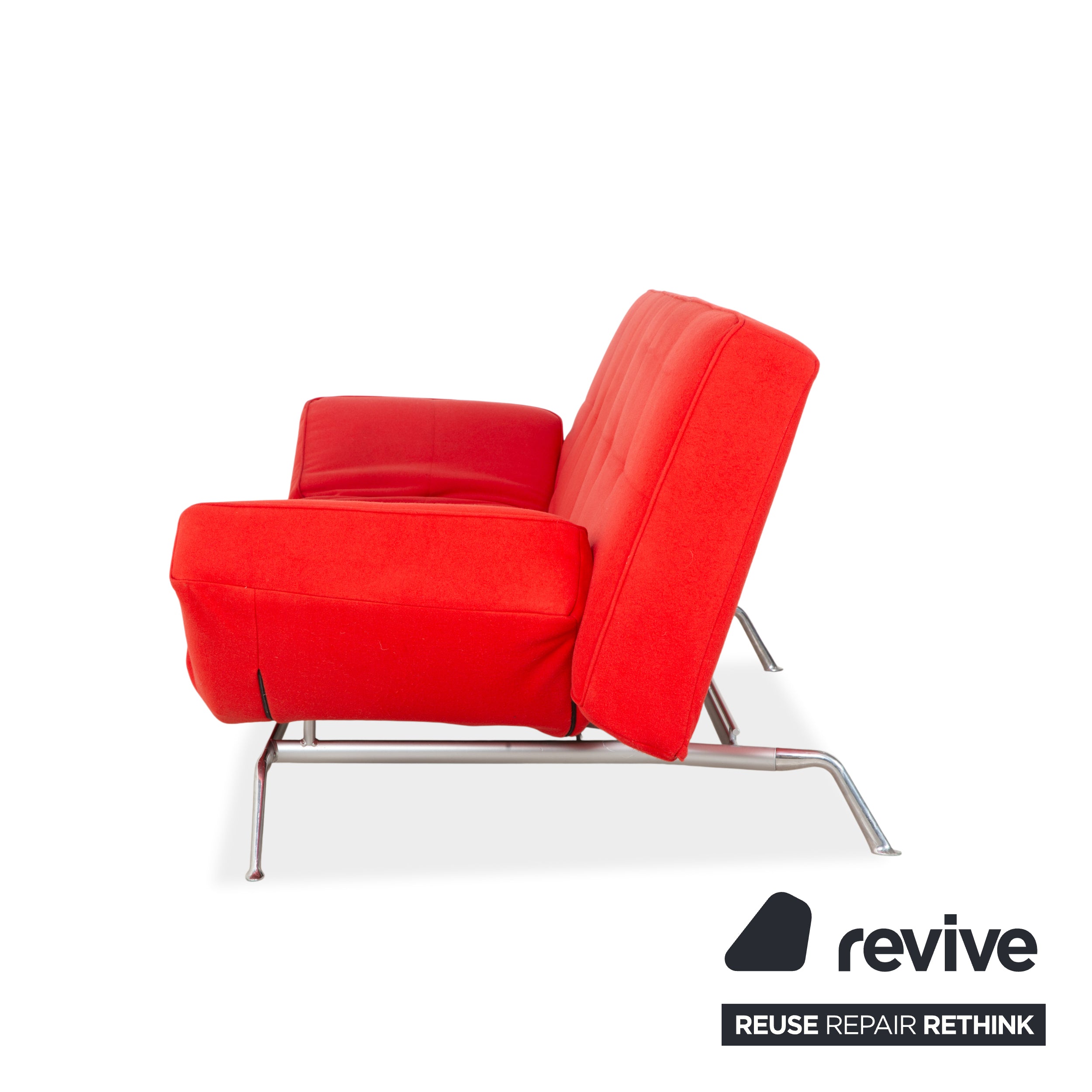 Canapé trois places Ligne Roset Smala en tissu rouge à réglage manuel