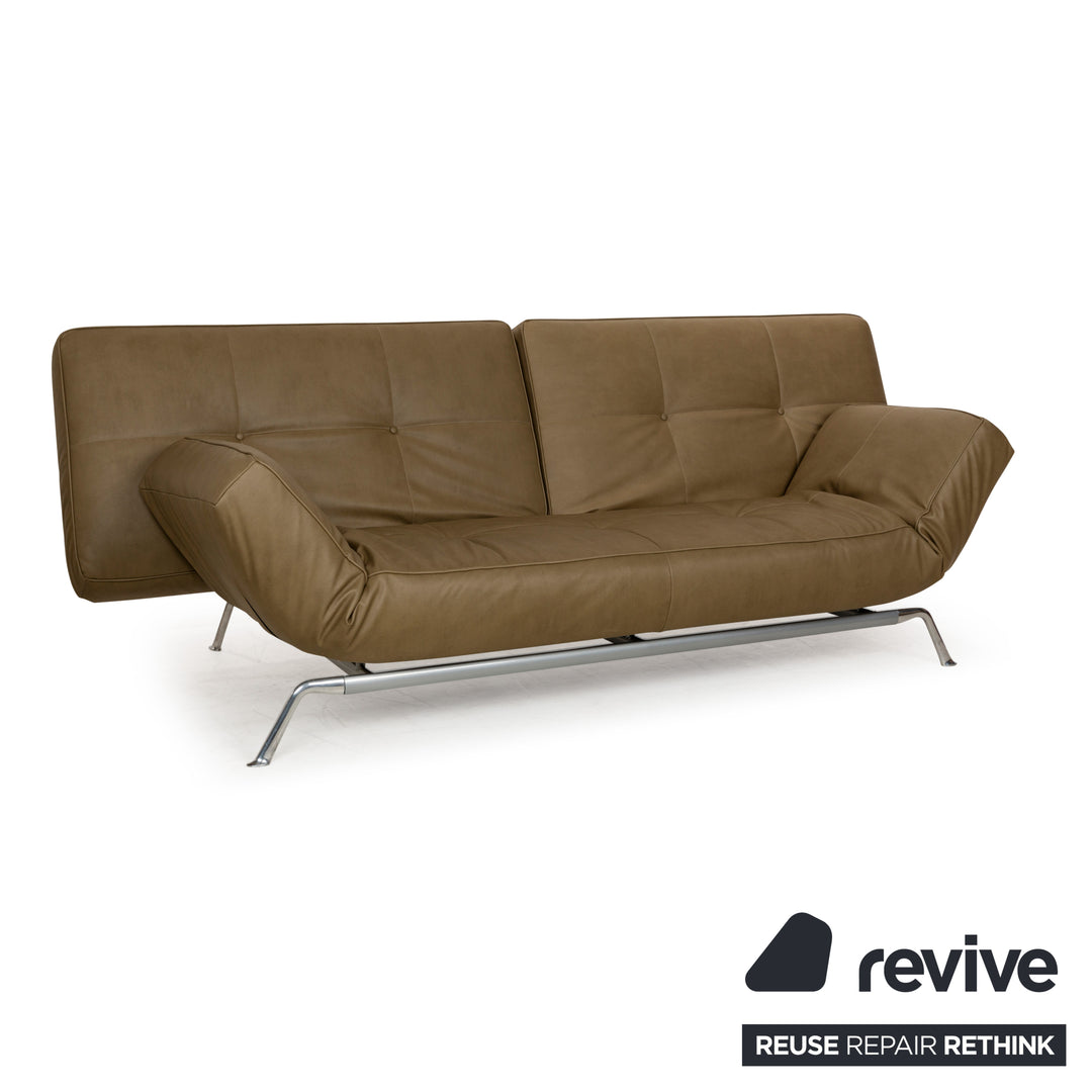 Ligne Roset Smala veganes Leder Zweisitzer Sofa Olivgrün Khaki Sofa Couch Schlaffunktion Schlafsofa manuelle Funktion Neubezug