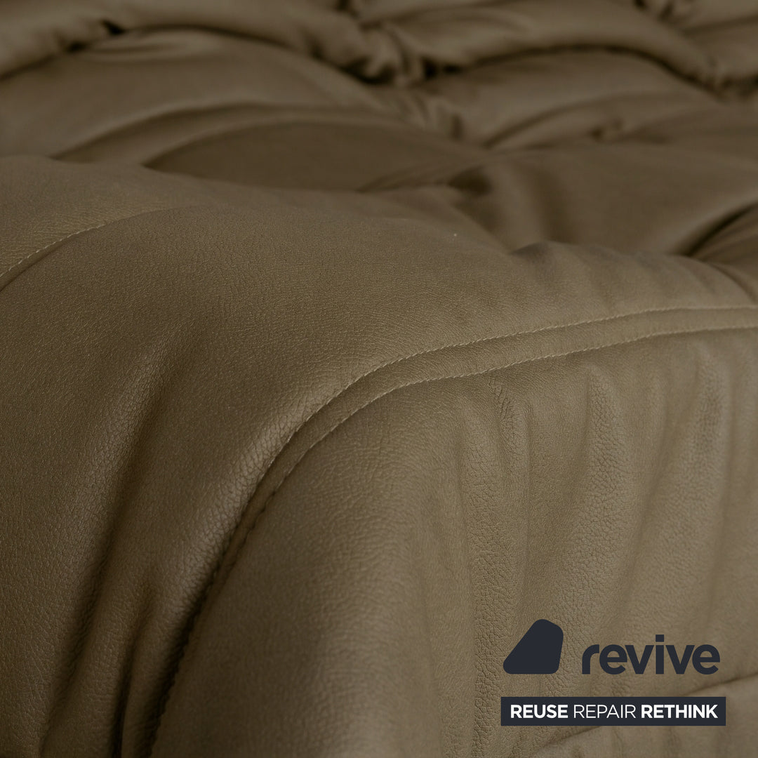 Ligne Roset Togo Dreisitzer Sofa Couch Veganes Leder Grün Olive Braun Neubezug