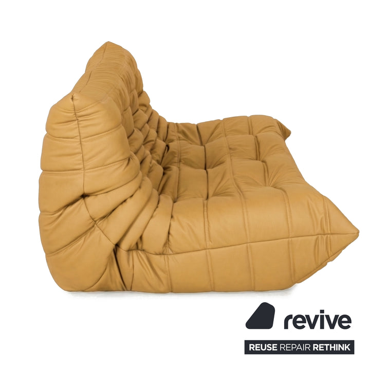 Ligne Roset Togo Dreisitzer Sofa Couch Veganes Leder Senfgelb Neubezug