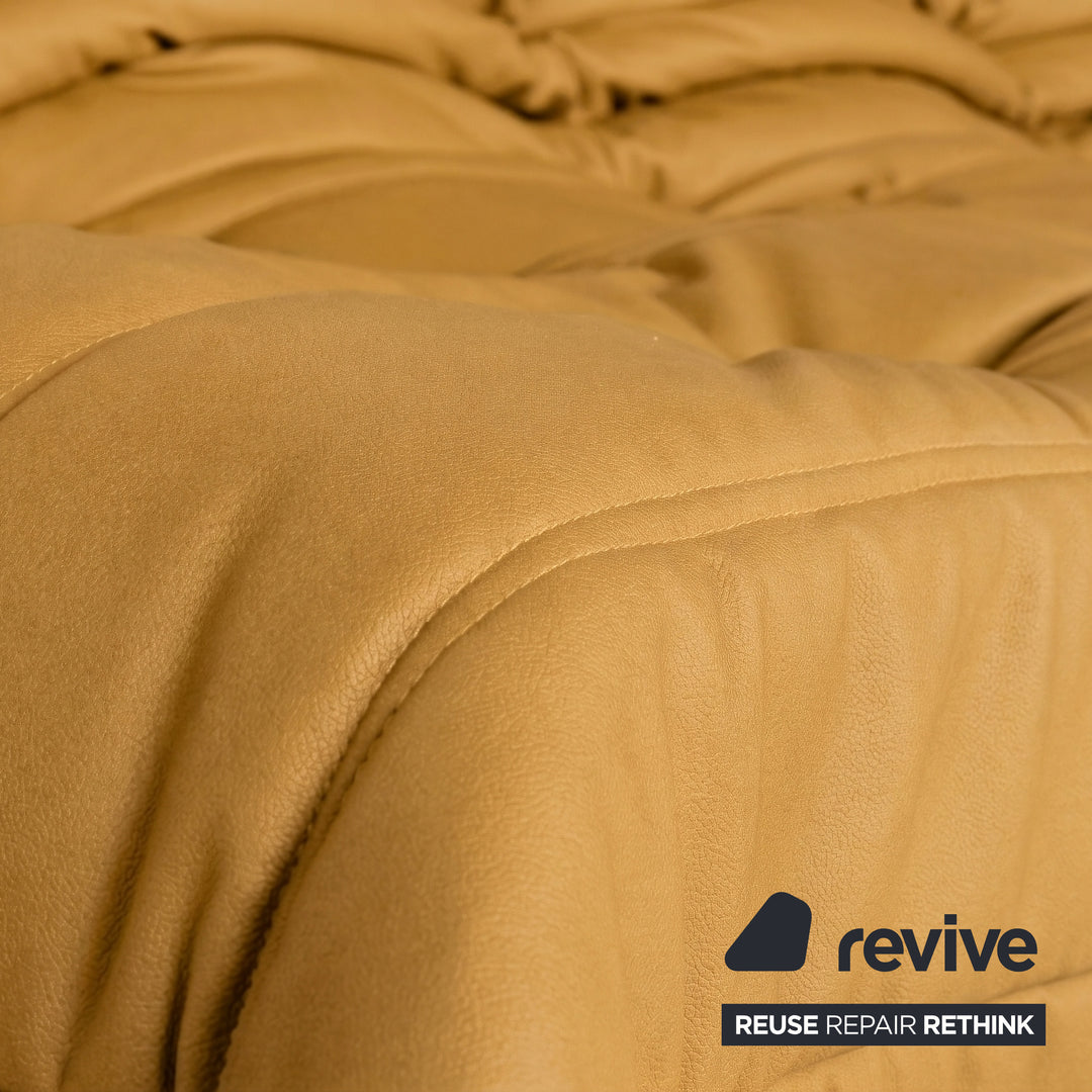 Ligne Roset Togo Dreisitzer Sofa Couch Veganes Leder Senfgelb Neubezug