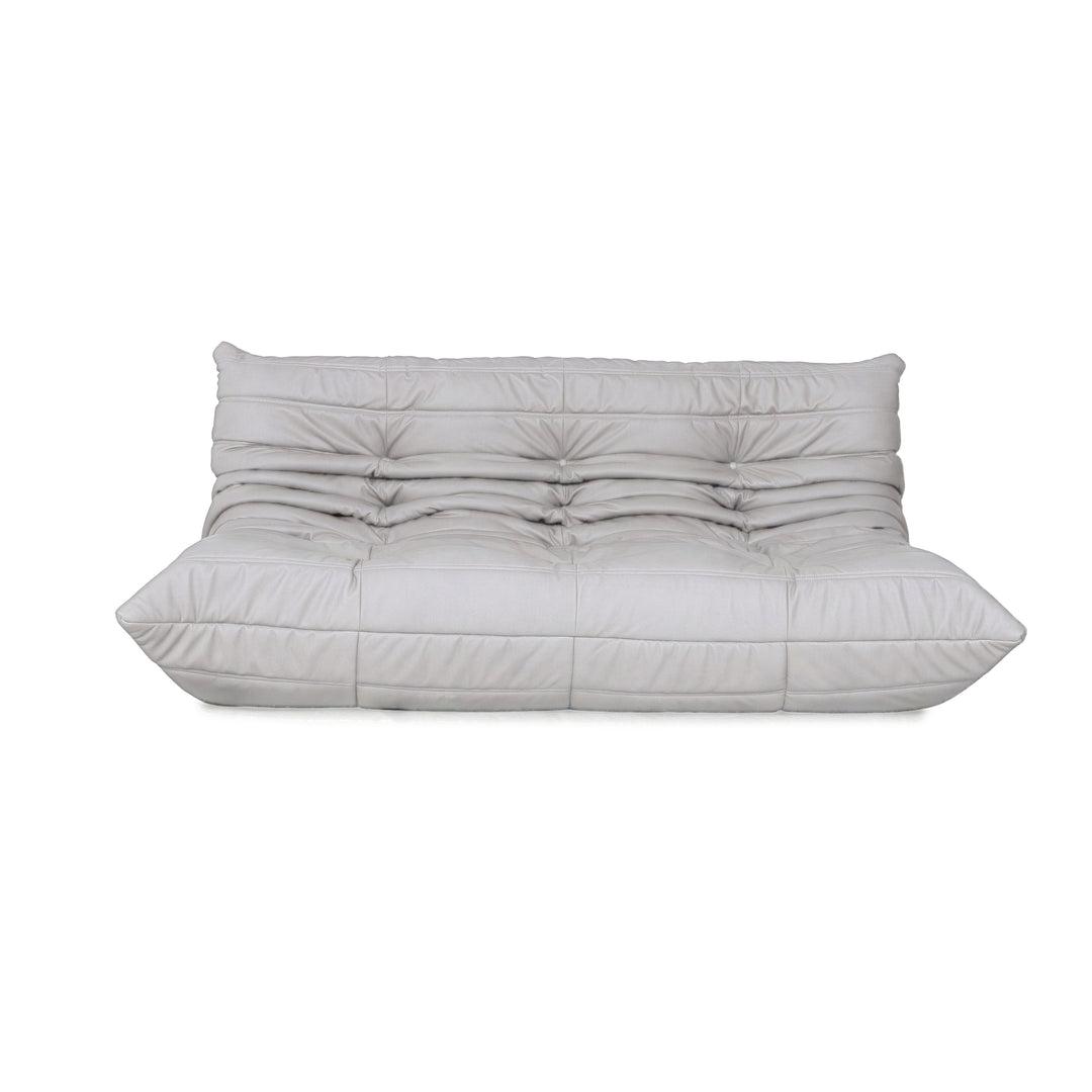 Canapé trois places Ligne Roset Togo tissu taupe retapissé