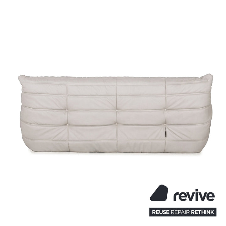 Canapé trois places Ligne Roset Togo tissu taupe retapissé