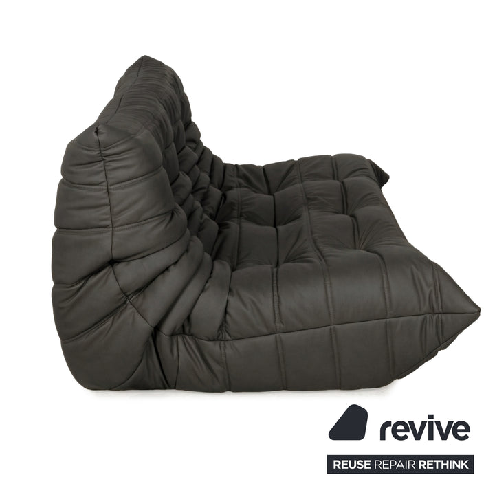 Ligne Roset Togo Dreisitzer veganes Leder Neubezug Anthrazit