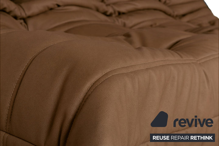 Ligne Roset Togo Dreisitzer veganes Leder Neubezug Cognacfarbend