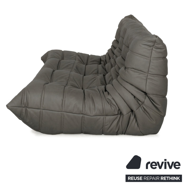 Ligne Roset Togo Dreisitzer veganes Leder Neubezug Grau