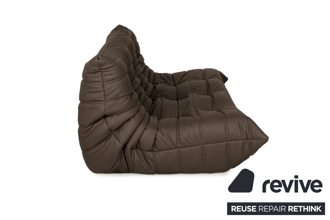 Ligne Roset Togo Dreisitzer veganes Leder Neubezug Kaffeebraun