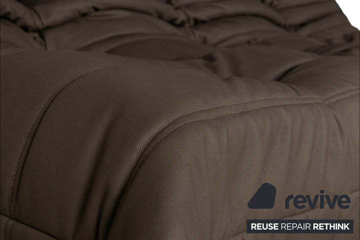 Ligne Roset Togo Dreisitzer veganes Leder Neubezug Kaffeebraun