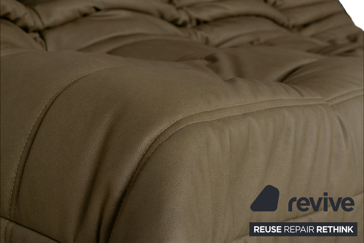 Ligne Roset Togo Dreisitzer veganes Leder Neubezug Olivgrün