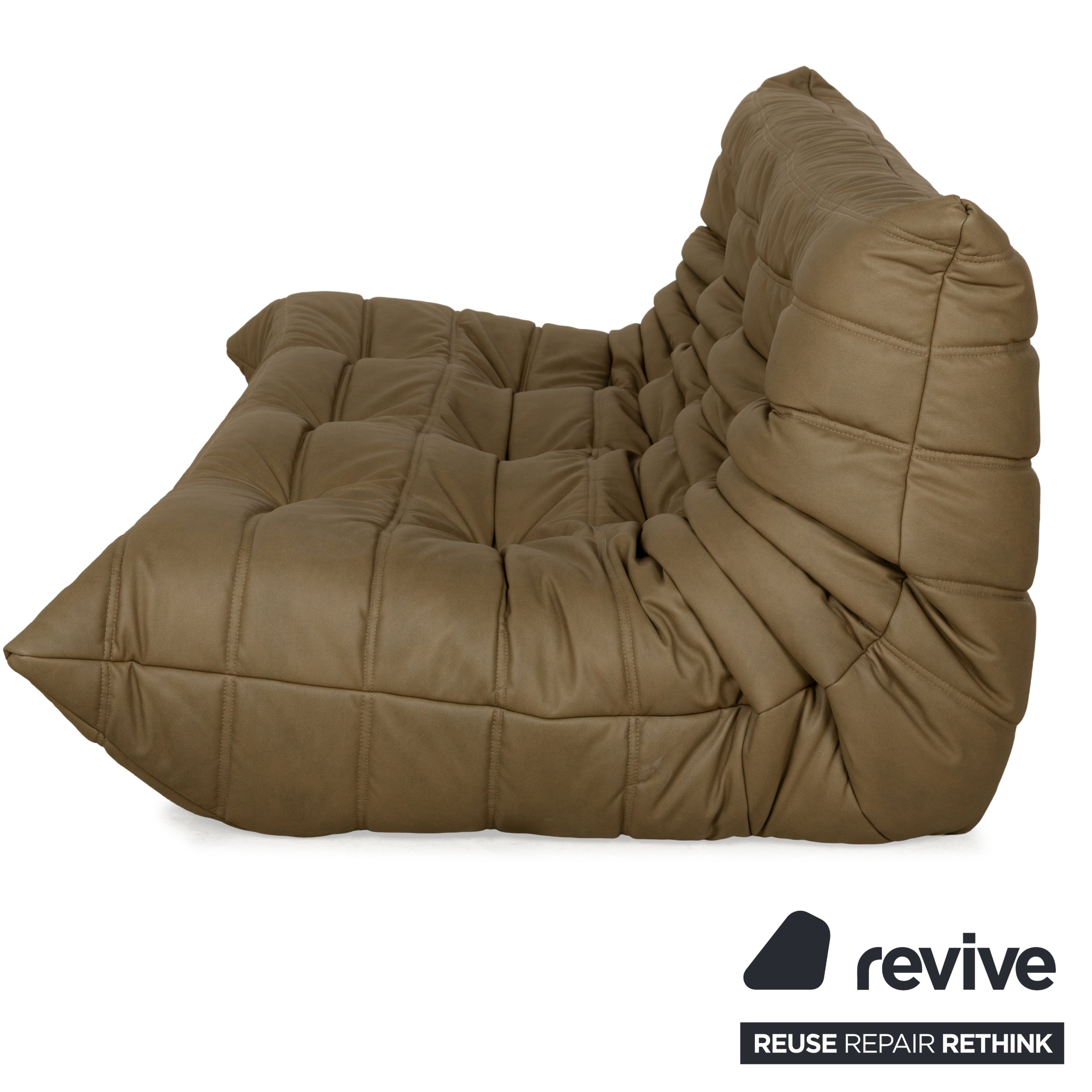 Canapé Togo trois places en cuir vegan vert olive kaki Ligne Roset