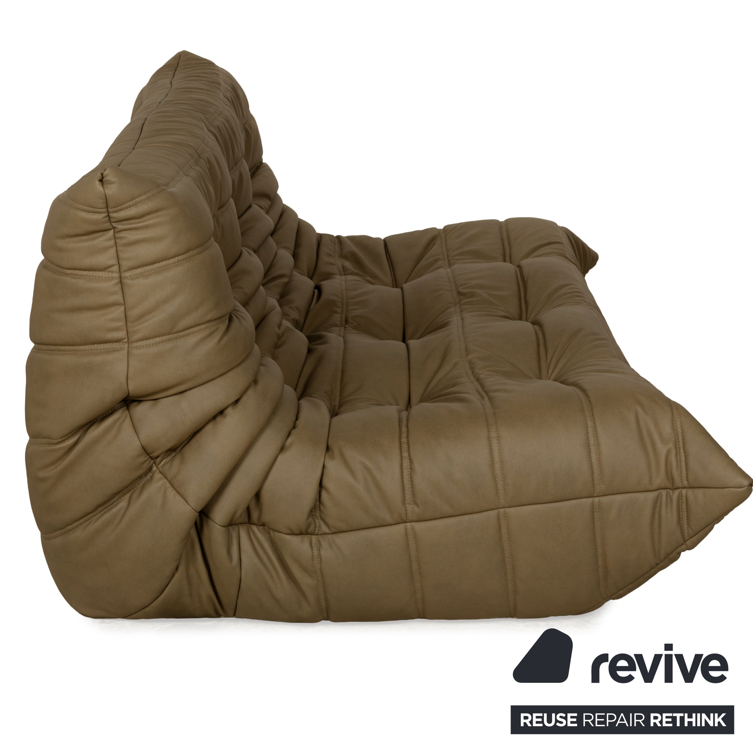 Canapé Togo trois places en cuir vegan vert olive kaki Ligne Roset