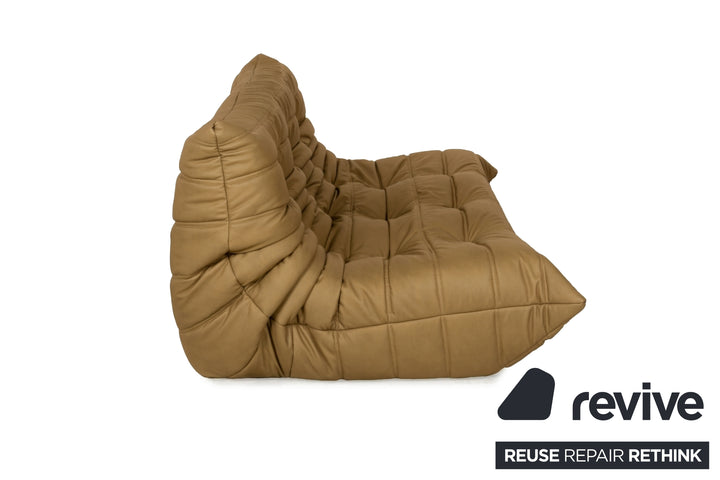 Ligne Roset Togo Dreisitzer veganes Leder Senfgold