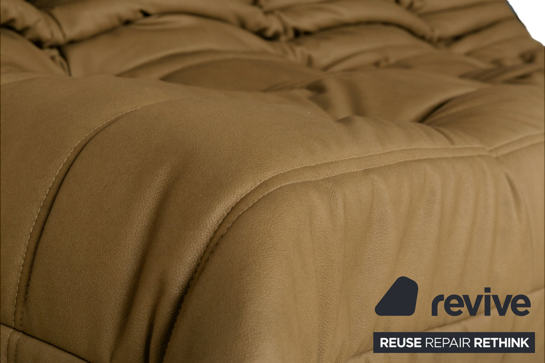Ligne Roset Togo Dreisitzer veganes Leder Senfgold Neubezug