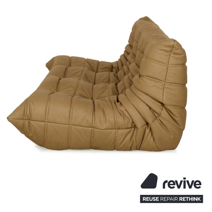Ligne Roset Togo Dreisitzer veganes Leder Senfgold