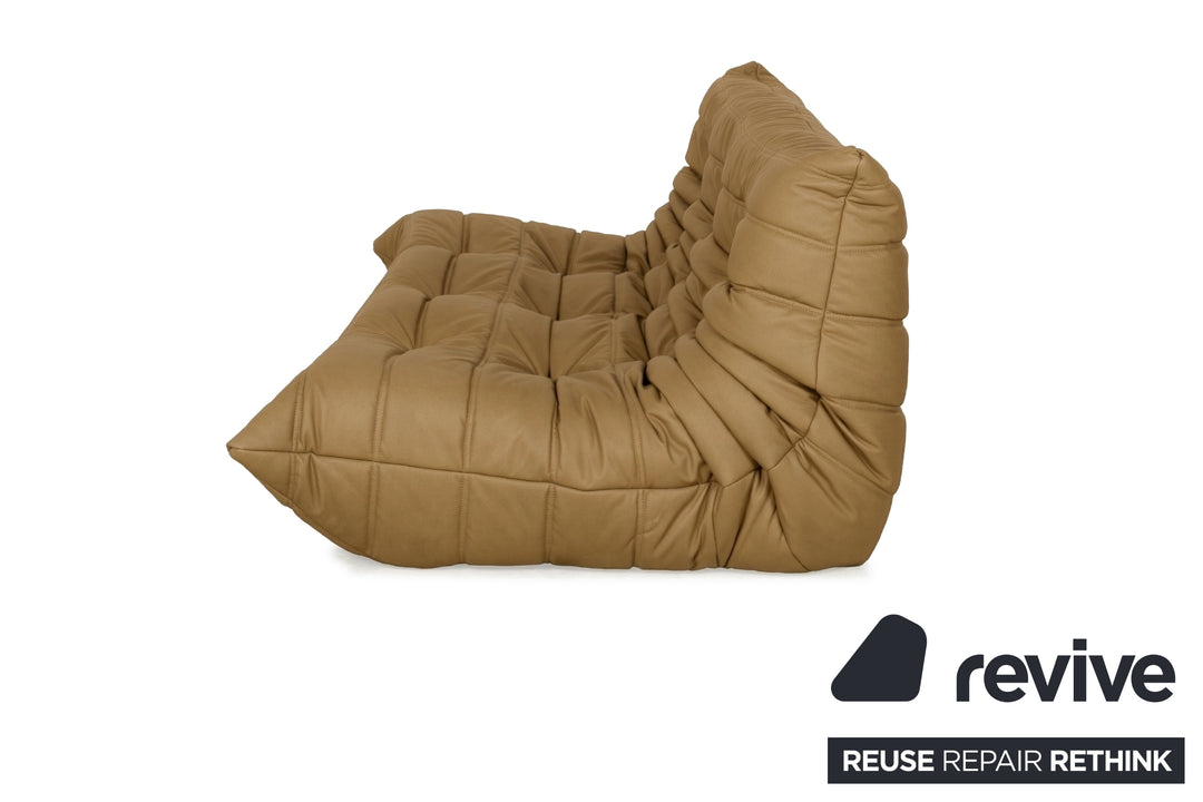 Ligne Roset Togo Dreisitzer veganes Leder Senfgold