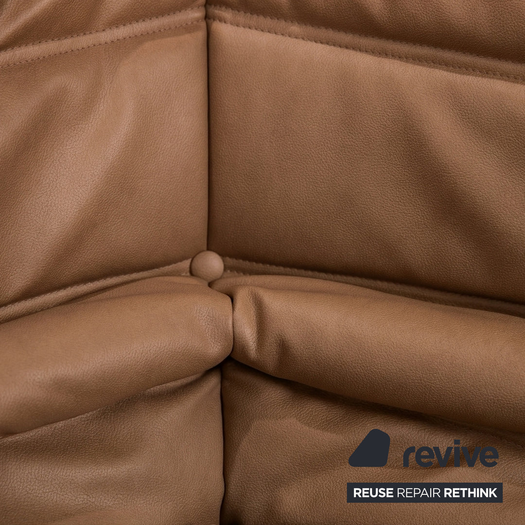 Ligne Roset Togo Ensemble canapé d'angle, canapé trois places, canapé, élément d'angle, fauteuil, cuir vegan GAVIN 103, retapissé