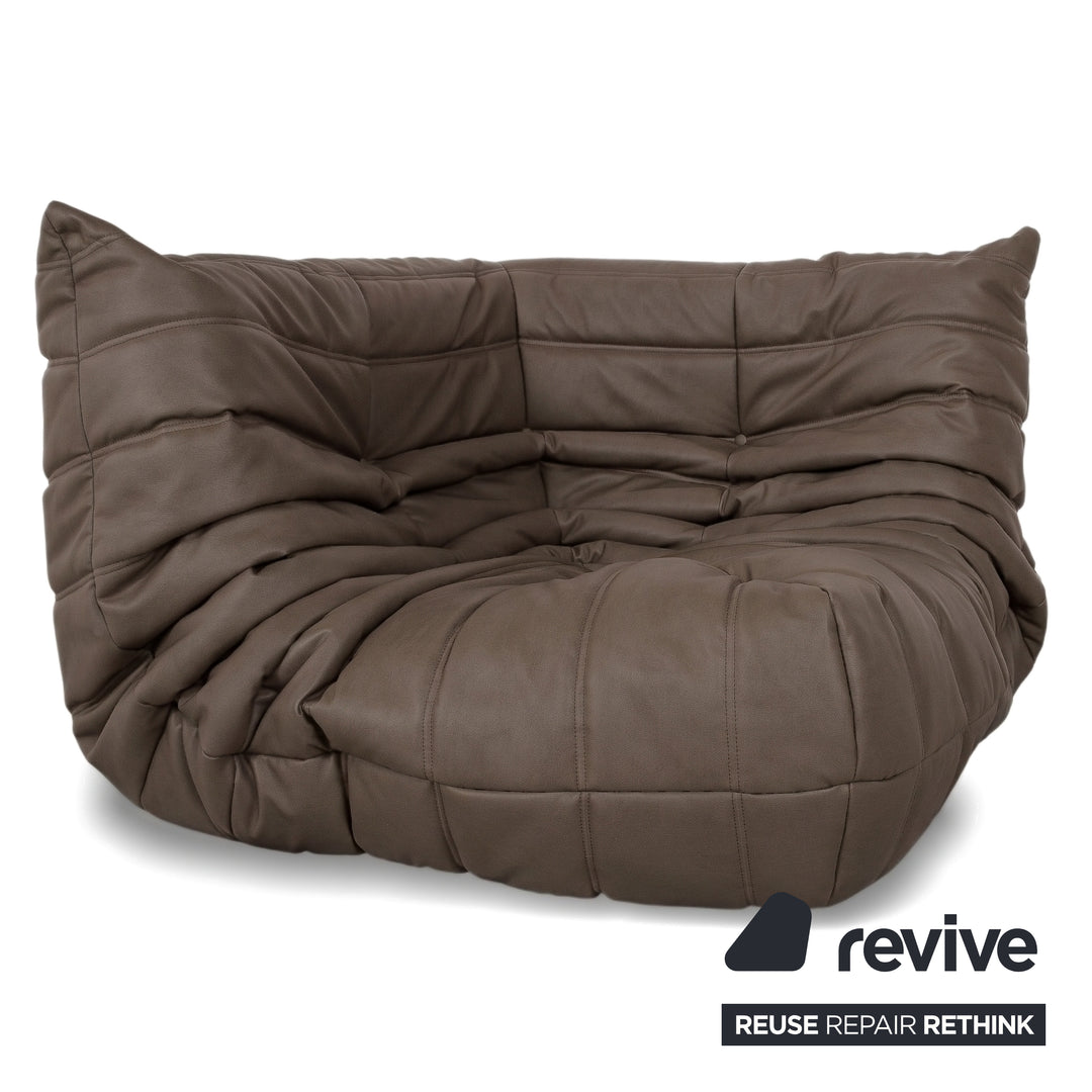 Ligne Roset Togo Garnitur Ecksofa Dreisitzer Sofa Couch Eckelement Sessel Veganes Leder GAVIN 105 Neubezug