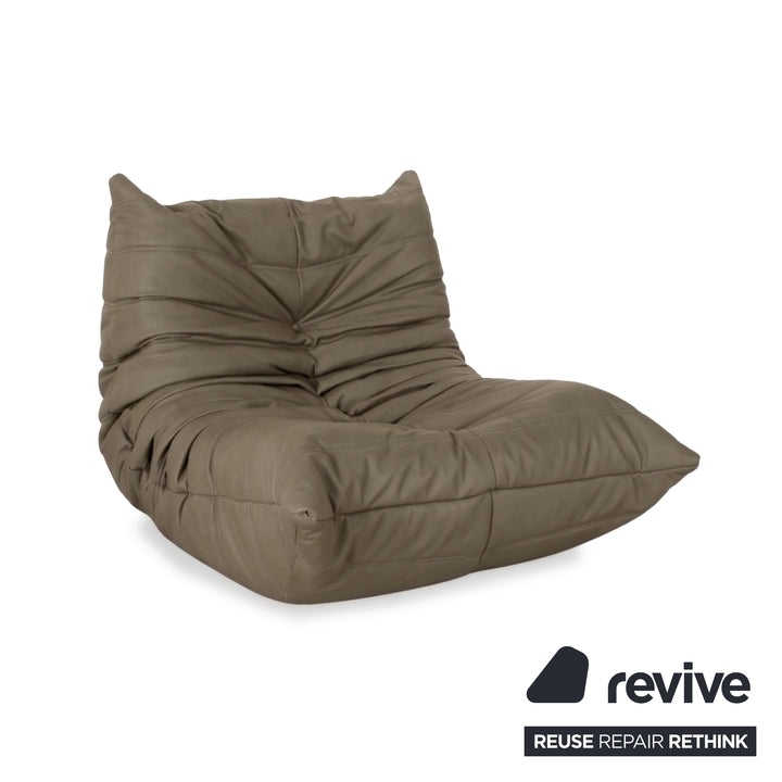 Ligne Roset Togo Garnitur Ecksofa Dreisitzer Sofa Couch Eckelement Sessel Veganes Leder GAVIN 108 Neubezug