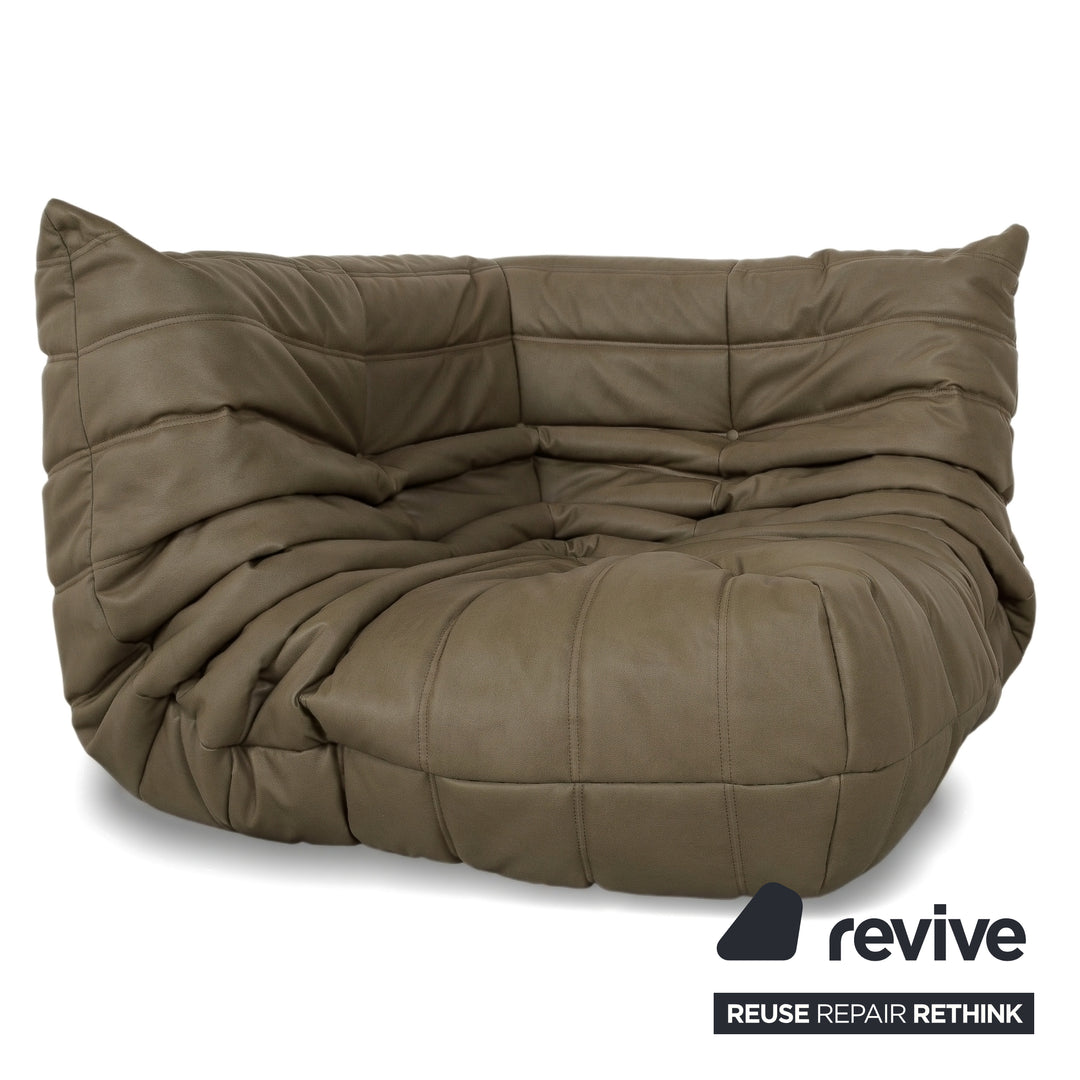 Ligne Roset Togo Garnitur Ecksofa Dreisitzer Sofa Couch Eckelement Sessel Veganes Leder GAVIN 108 Neubezug
