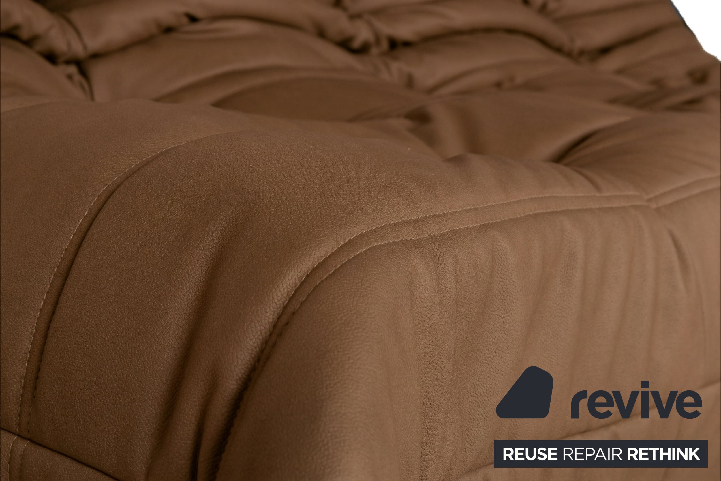 Ligne Roset Togo Garnitur Ecksofa Dreisitzer Sofa Couch Sessel Eckelement Veganes Leder GAVIN 103 Cognac Neubezug