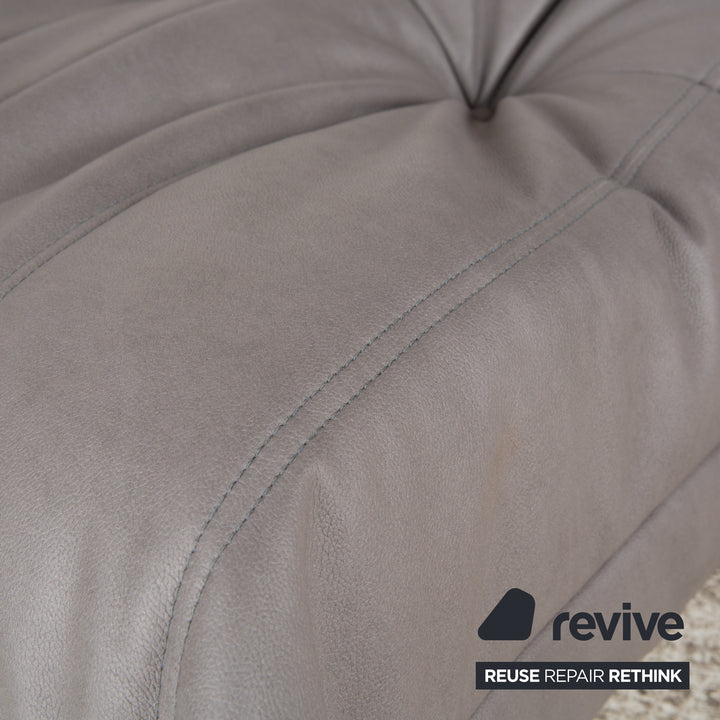 ligne roset Togo Hocker Grau veganes Leder Neubezug