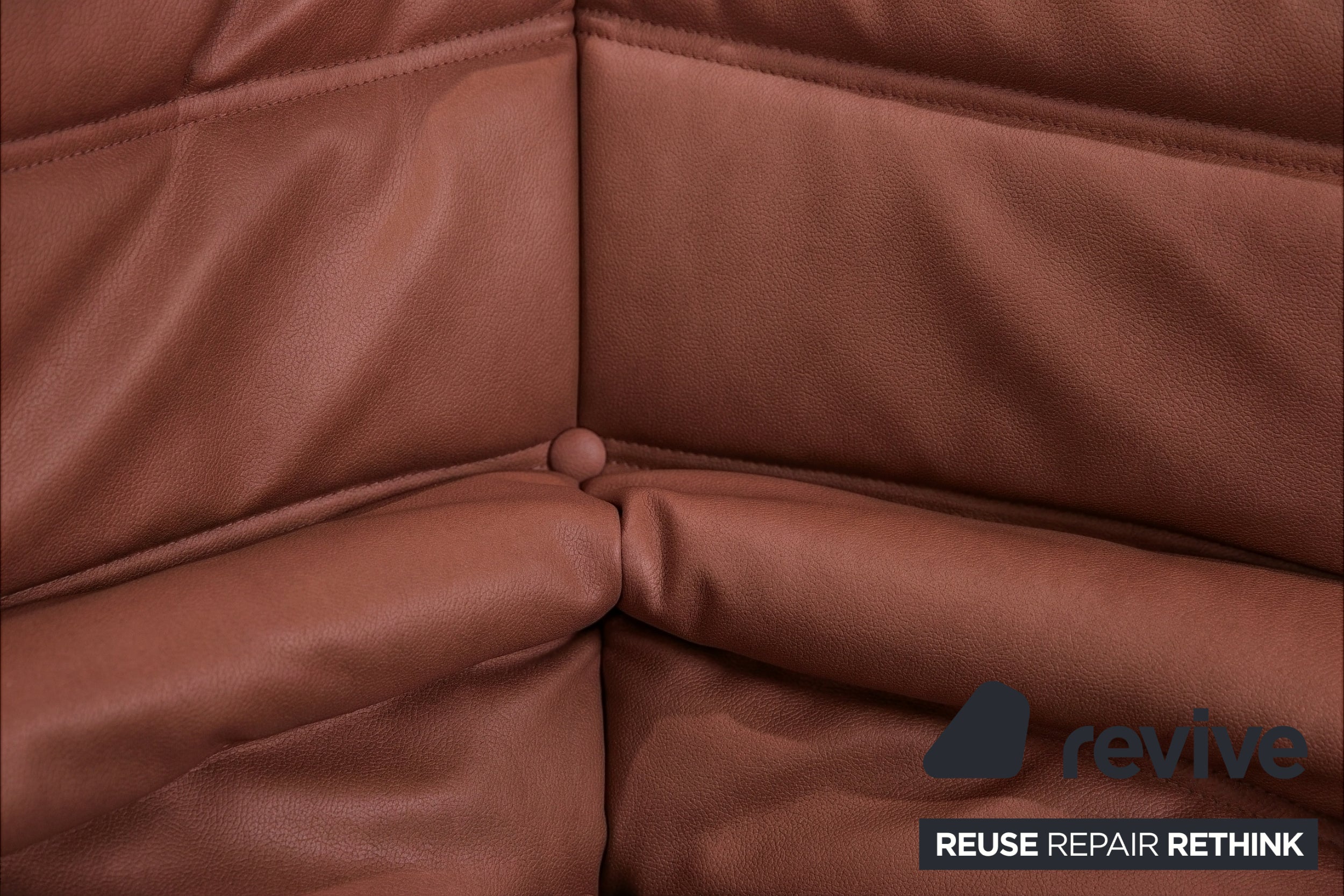 Ligne Roset Togo Sessel Ecke veganes Leder Neubezug Kastanienbraun